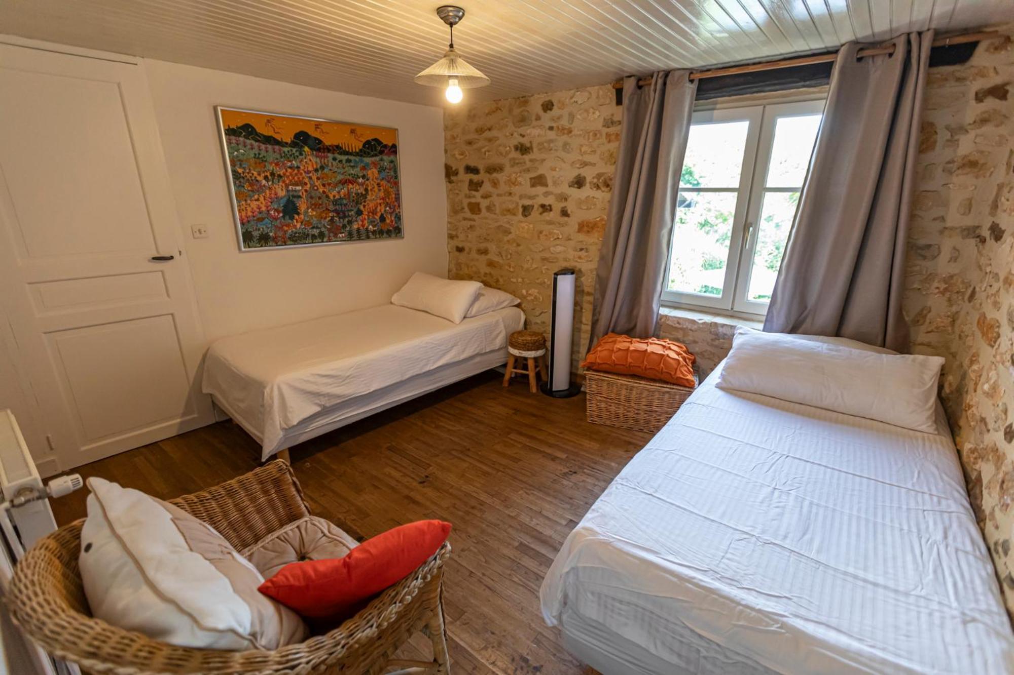 Les Bernardies Simeyrols Room photo